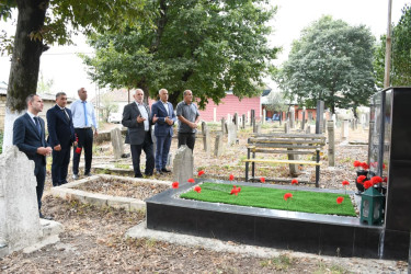 Rayon rəhbəri Ərkivan ərazisində şəhid məzarlarını ziyarət etdi 02.10.2026