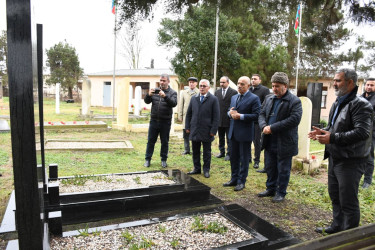 Rayon rəhbəri Həsənli ərazisində şəhid məzarlarını ziyarət etdi 14.01.2026
