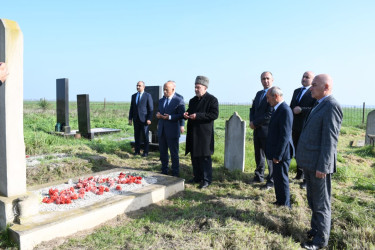 Rayon rəhbəri Qarğalıq ərazisində şəhid məzarlarını ziyarət etdi 20.11.2025