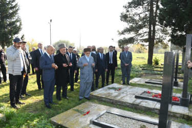 Rayon rəhbəri Qarğalıq ərazisində şəhid məzarlarını ziyarət etdi 20.11.2025