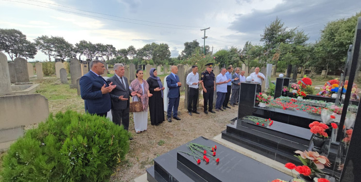 Rayon rəhbəri Viləş ərazisində şəhid məzarlarını ziyarət etdi 14.08.2026