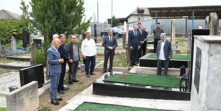 Rayon rəhbəri Ərkivan ərazisində şəhid məzarlarını ziyarət etdi 02.10.2026