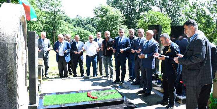 Rayon rəhbəri Qodman ərazisində şəhid məzarlarını ziyarət etdi 20.05.2026