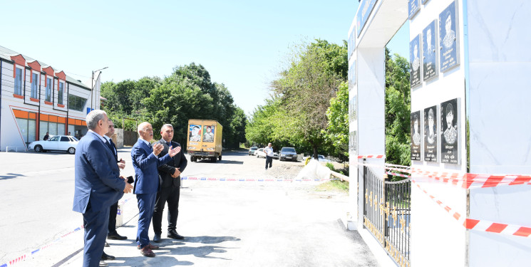 Rayon rəhbəri Şəhidlər Abidə Kompleksinə baxış keçirib