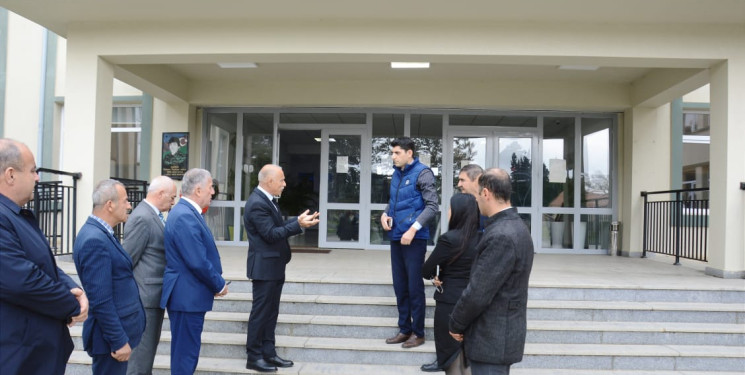 Rayon rəhbəri Qızılağac kənd 1 saylı tam orta məktəbdə