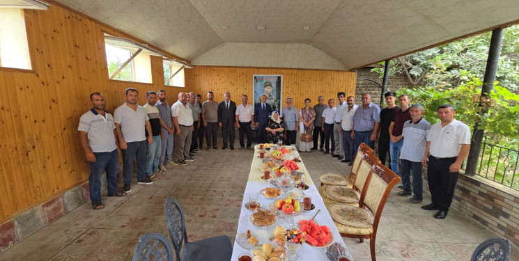 Qızılağac ərazisində şəhid Laçın Qurbanovun adını daşıyan küçəyə baxış keçirilib, şəhid ailəsi ziyarət olunub
