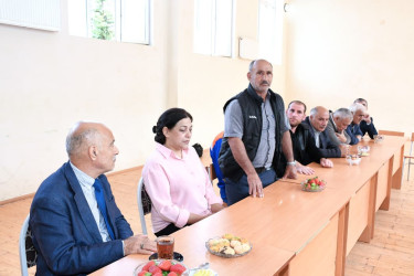 Rayon rəhbəri rayonun ucqar yaşayış məntəqələrindən biri olan Güllütəpə ərazisinin Köhnə Zuvand kəndində sakinlərlə görüş keçirib.